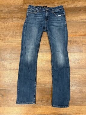 Classic Straight Leg Jeans in Washed Blue